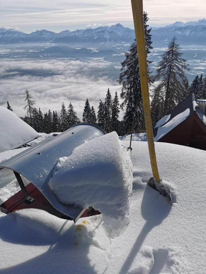 Chalet Petit Kanzelhohe Buitenkant foto